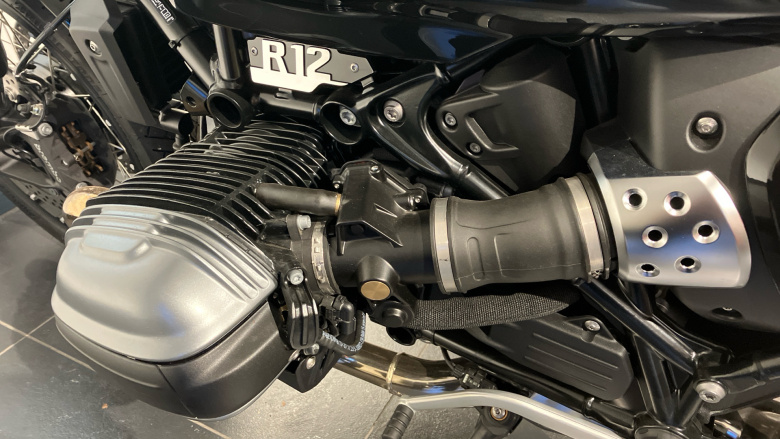 BMW R12 (24MY)